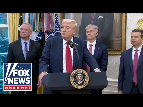 Trump, Pfizer announce major drug pricing deal 5 Trump, Pfizer announce major drug pricing deal