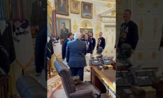 Trump welcomes U.S. Hockey team at oval office 4 Trump welcomes U.S. Hockey team at oval office