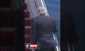Trump boards Air Force One en route to The Villages, Florida