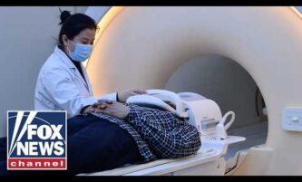 Parkinson's patient's tremors VANISH within minutes of GROUNDBREAKING treatment