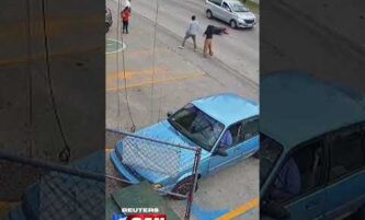 Supermarket employee rescues child who ran toward moving traffic 3 Supermarket employee rescues child who ran toward moving traffic